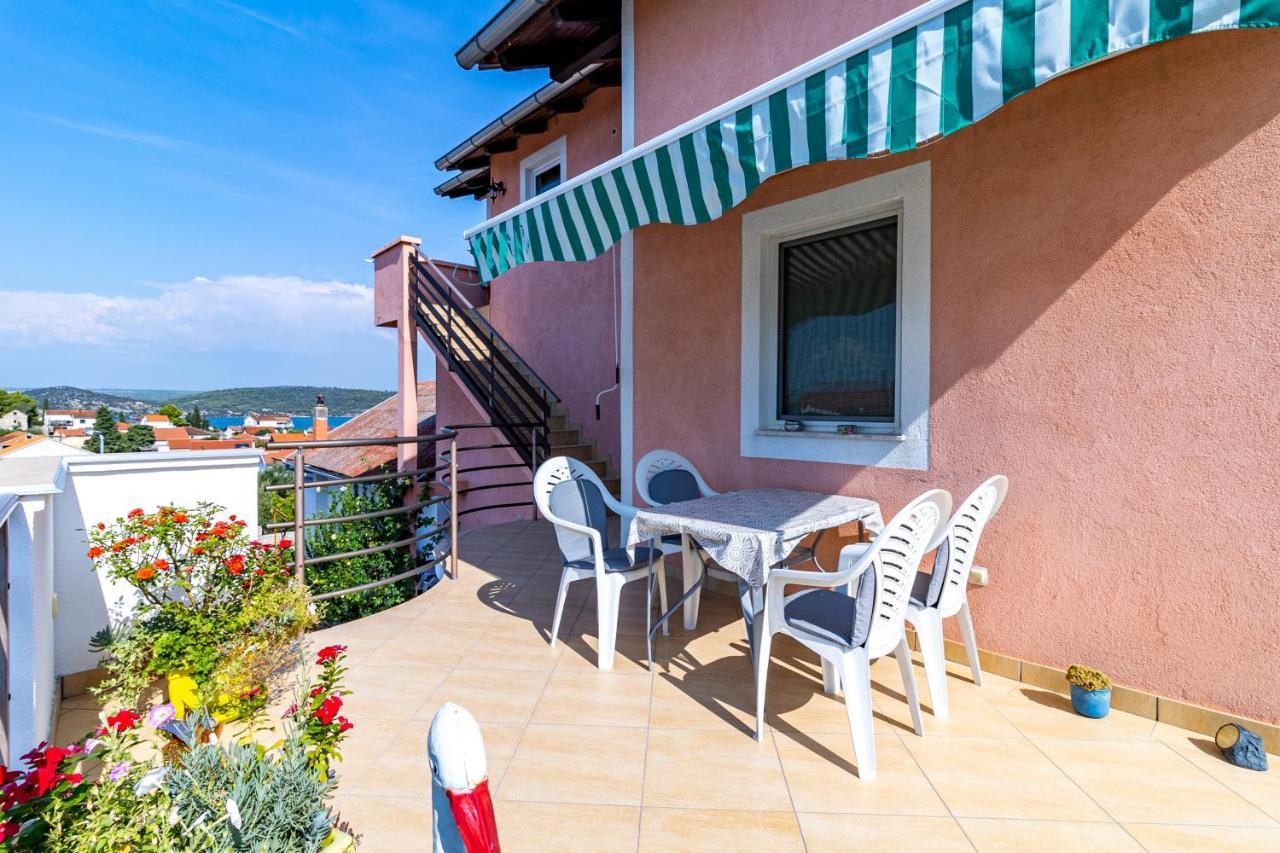 Apartments With A Parking Space Bilice, Krka - 13545 Šibenik Екстериор снимка