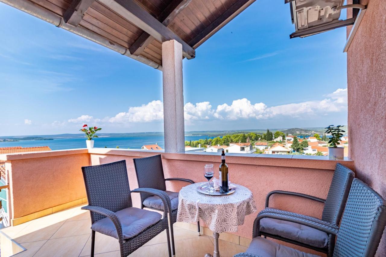 Apartments With A Parking Space Bilice, Krka - 13545 Šibenik Екстериор снимка